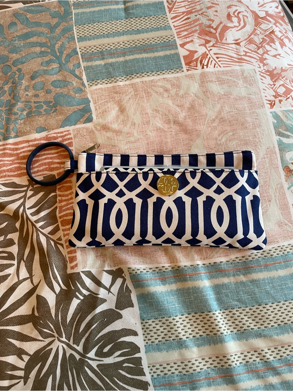 Mud Pie Navy and White Geometric Wristlet Clutch